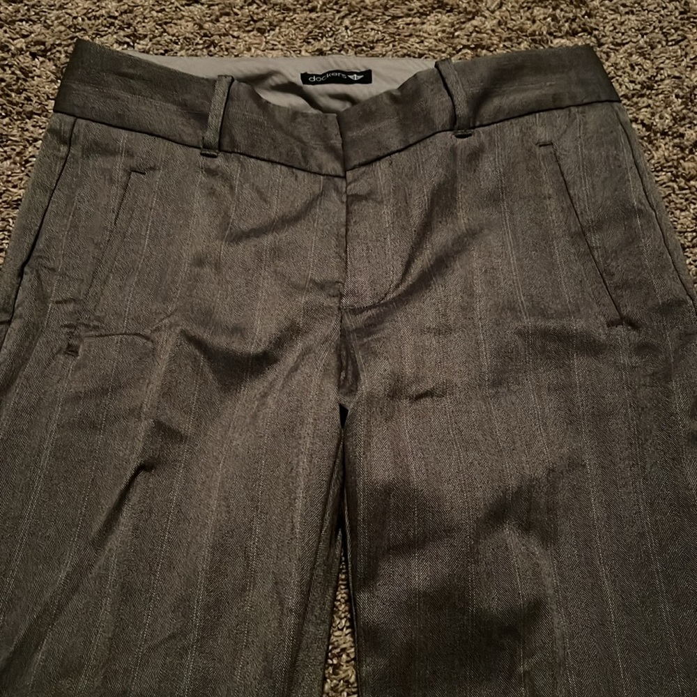Dockers - Picture 3 of 5